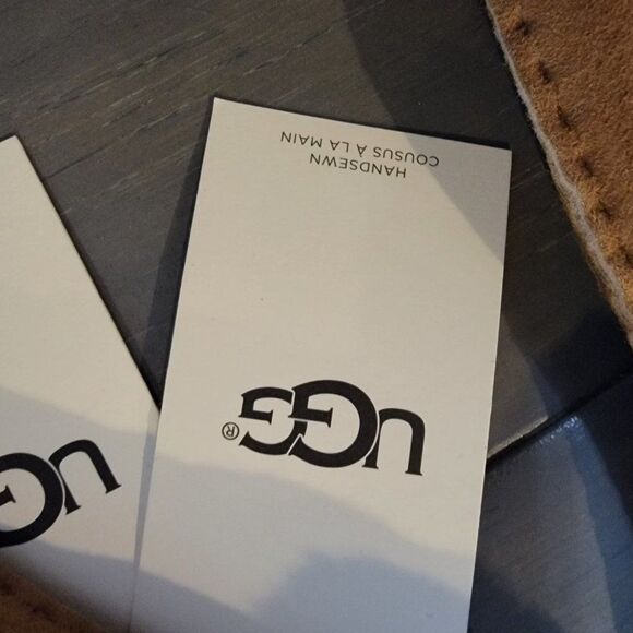 UGG Australia Women perforated Genuine Shearling Handmade Chestnut Gloves Large - Picture 3 of 12